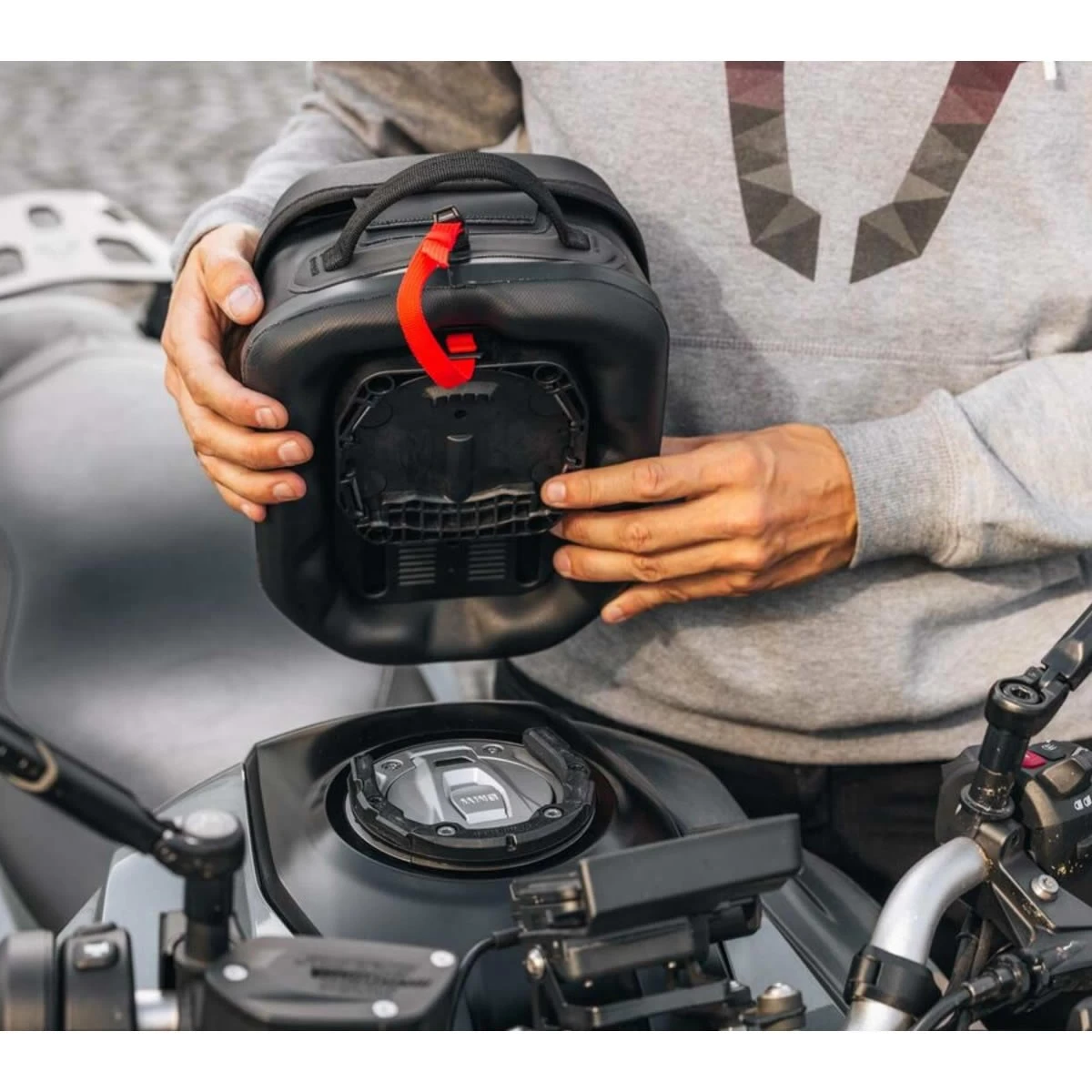 SW-MOTECH Tankrucksack PRO Micro WP, Schwarz – Bild 6